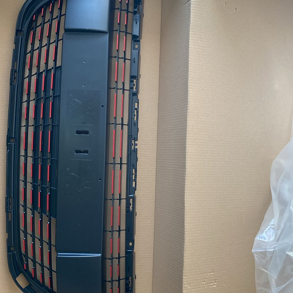 MASCARA PEUGEOT 208 ROJO