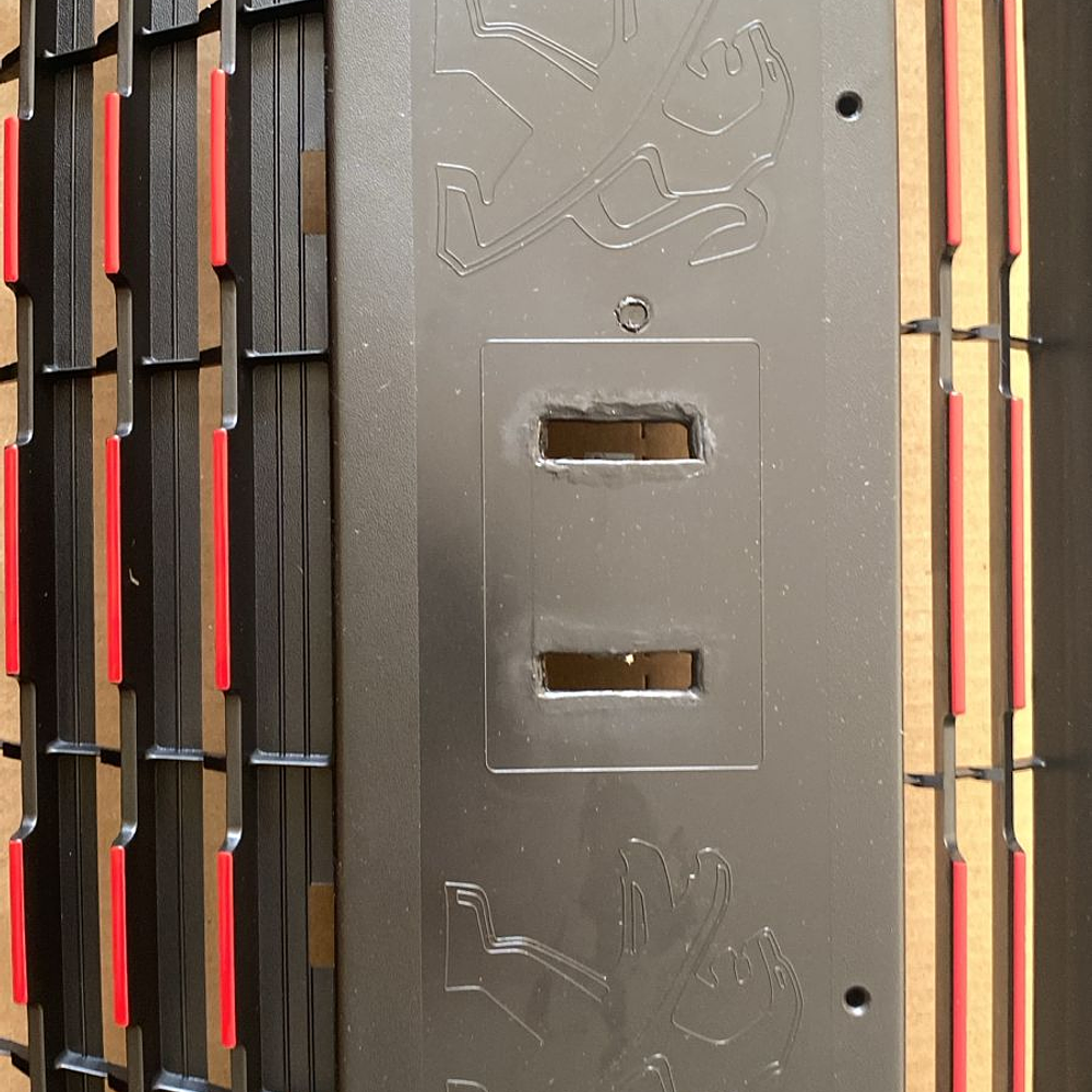 MASCARA PEUGEOT 208 ROJO