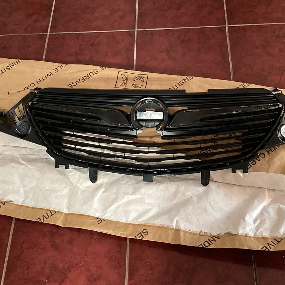 MÁSCARA OPEL GRANDLAND ( SOLO A PEDIDO,DEMORA DE 60 A 80 DÍAS )