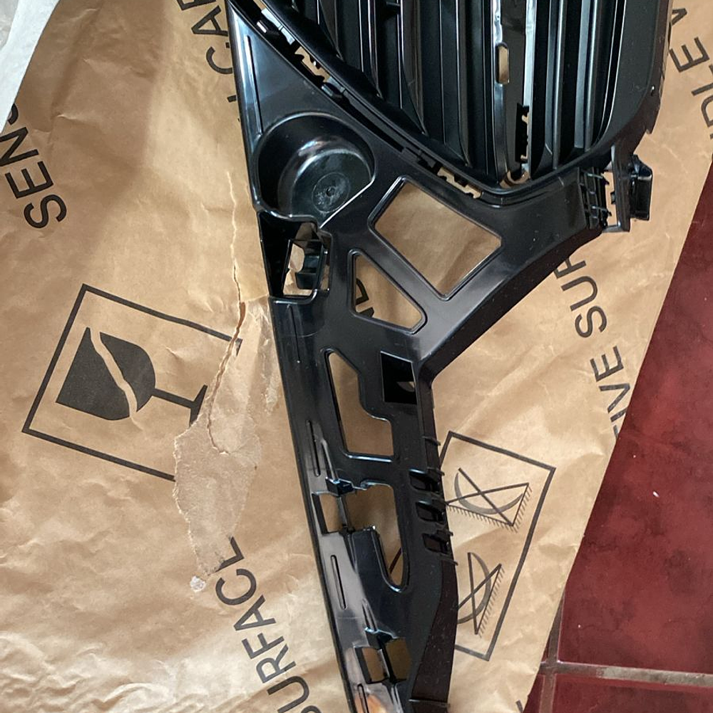 MÁSCARA OPEL GRANDLAND ( SOLO A PEDIDO,DEMORA DE 60 A 80 DÍAS )