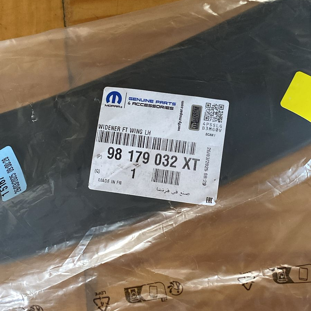 MOLDURA PARACHOQUE PEUGEOT 2008 LADO IZQUIERDO