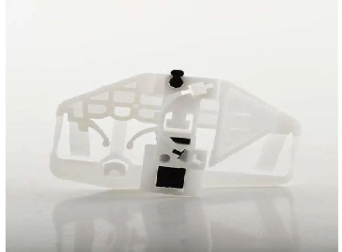SOPORTE PLASTICO IZQUIERDA VIDRIO PUERTA DEL. CREMALLERA MECANICA PARA PEUGEOT PARTNER (hasta 2012), PARTNER (2007-2012), PARTNER (2012-2018) 1