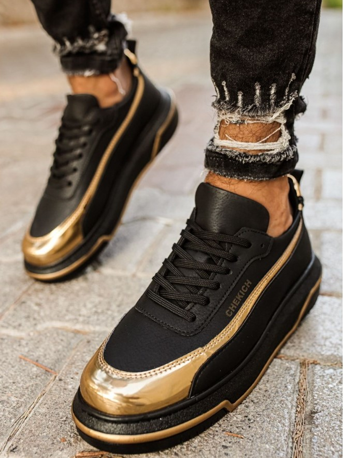 Sneakers Renaissance Black & Gold 1