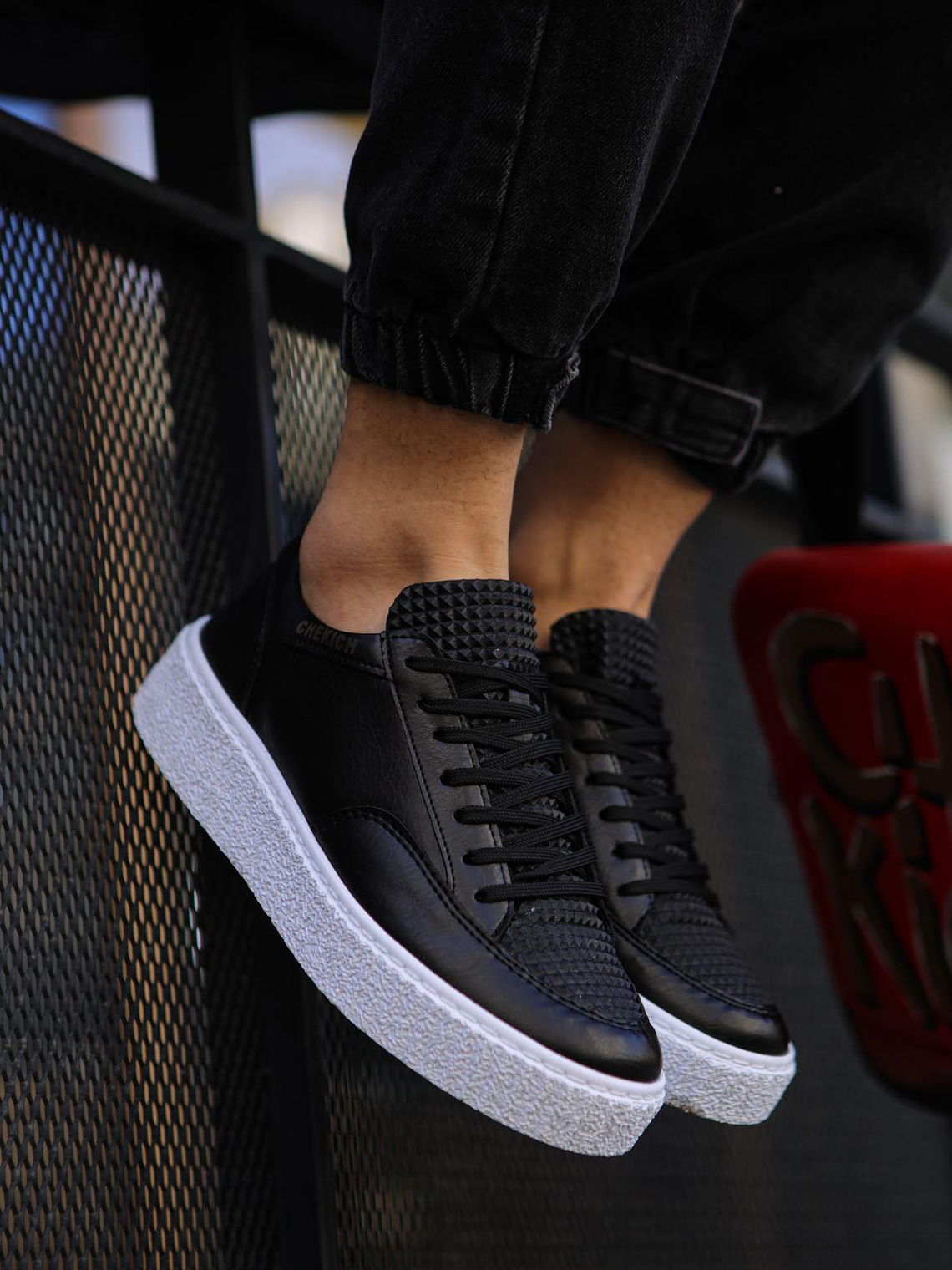 Zapatillas Pyramid Black & White 3