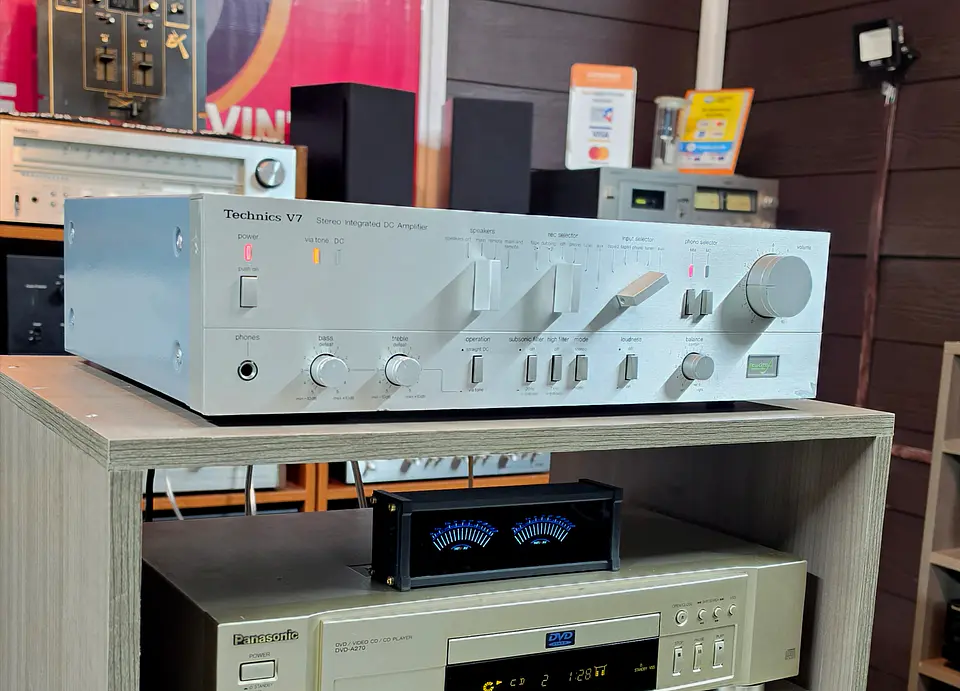 TECHNICS SU V7 5