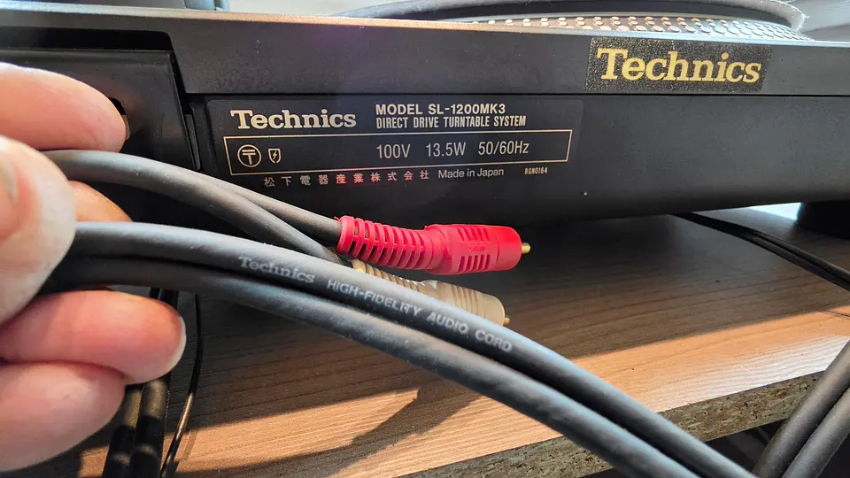 TECHNICS SL 1200MK3 4
