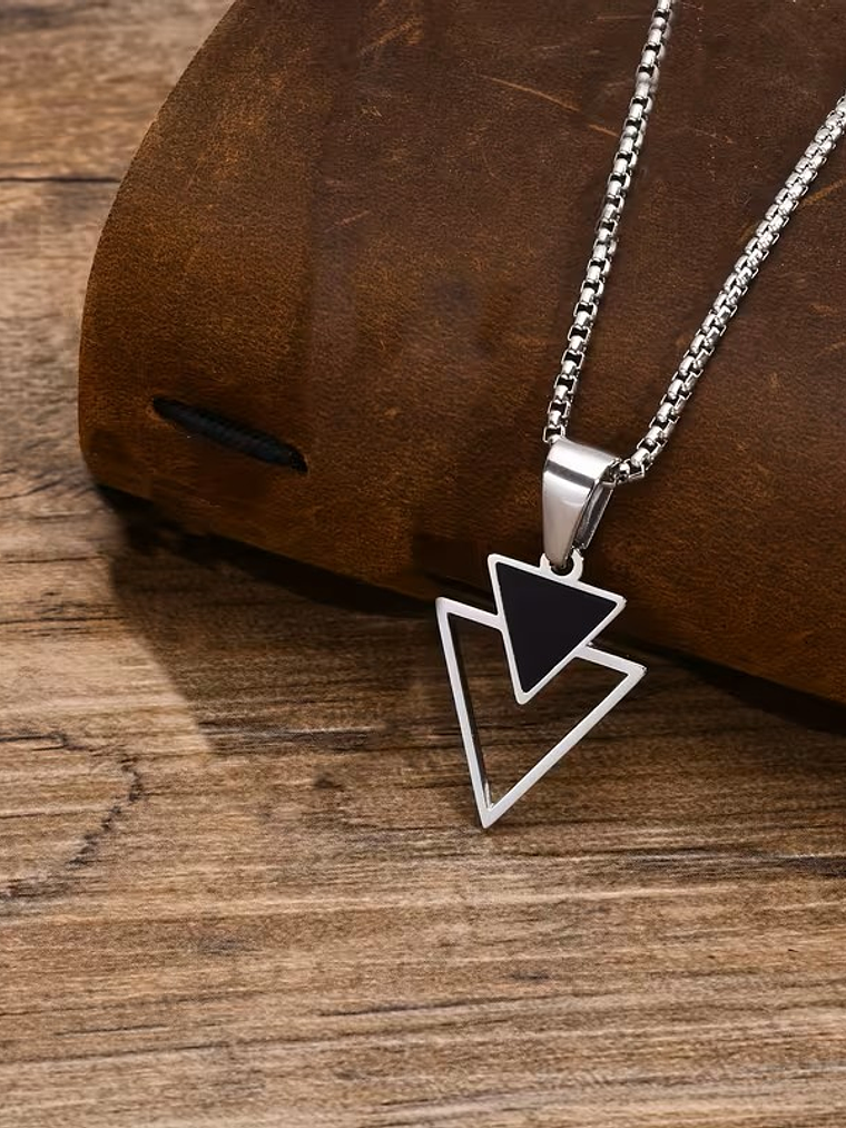 Colar Pingente Triângulo Invertido 2