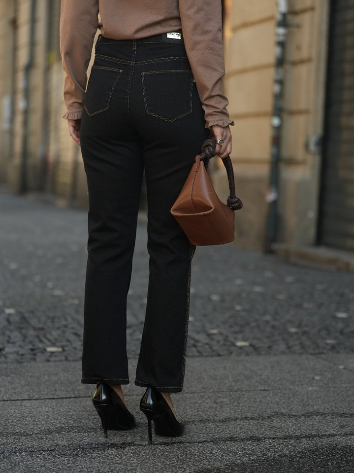 Calças com animal print na lateral 2