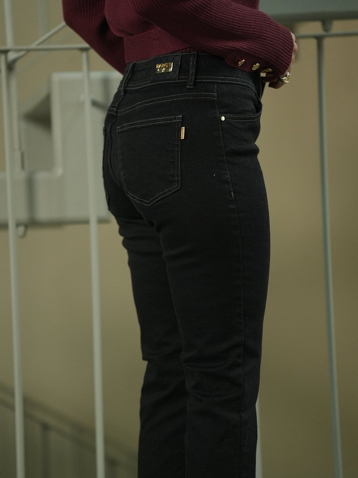 Calças com bordado 2