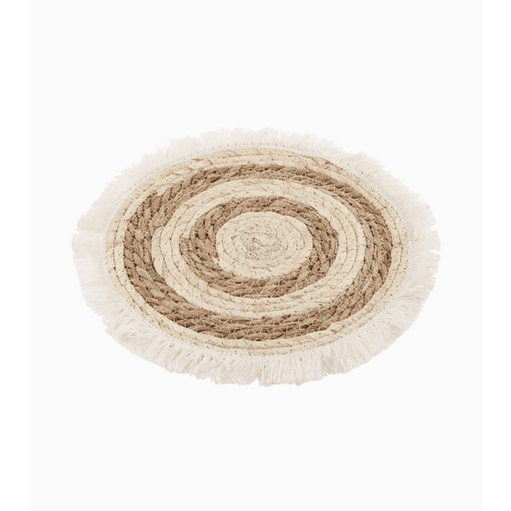 Mantel de centro tejido artesanal 30 cm con vuelitos de lana 1