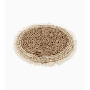 Mantel de centro tejido artesanal 30 cm con vuelitos de lana