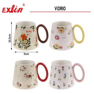 Taza con dibujos de flores