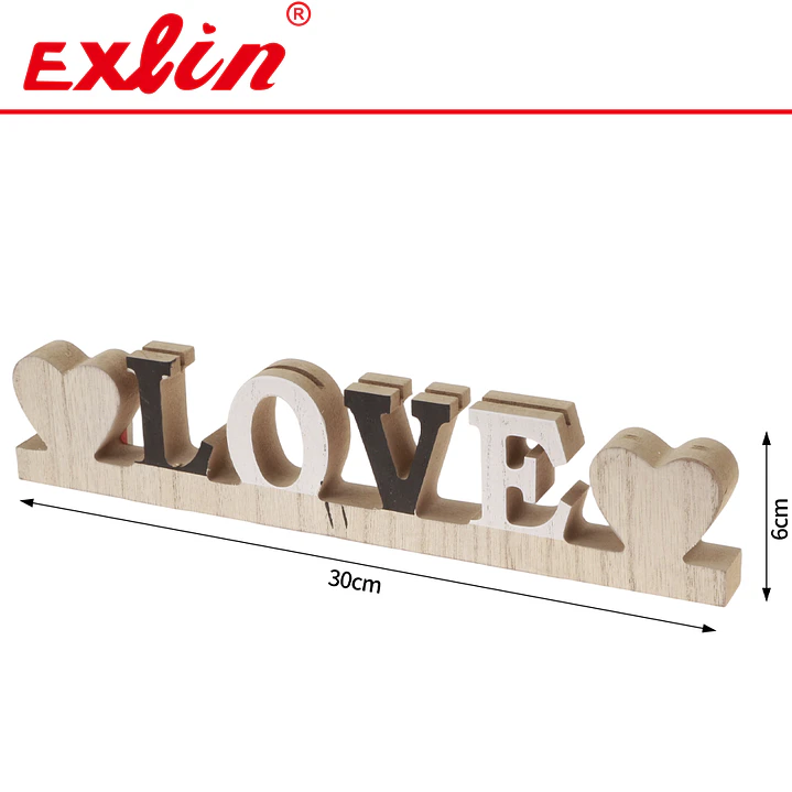 Adorno de Madera LOVE con Corazones 1
