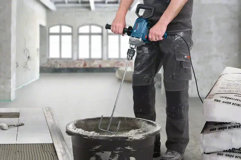 Berbequim e misturador GBM 1600 RE BOSCH 4