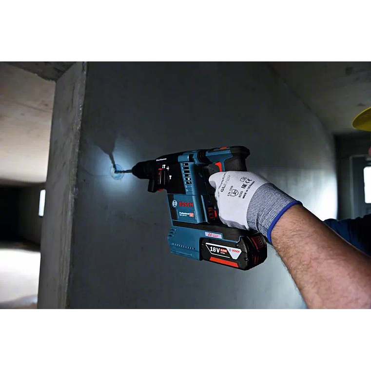 Martelo perfurador com 2x ProCORE18V 5.5Ah GBH 18V-26 F + GDE 18V-16 BOSCH 5