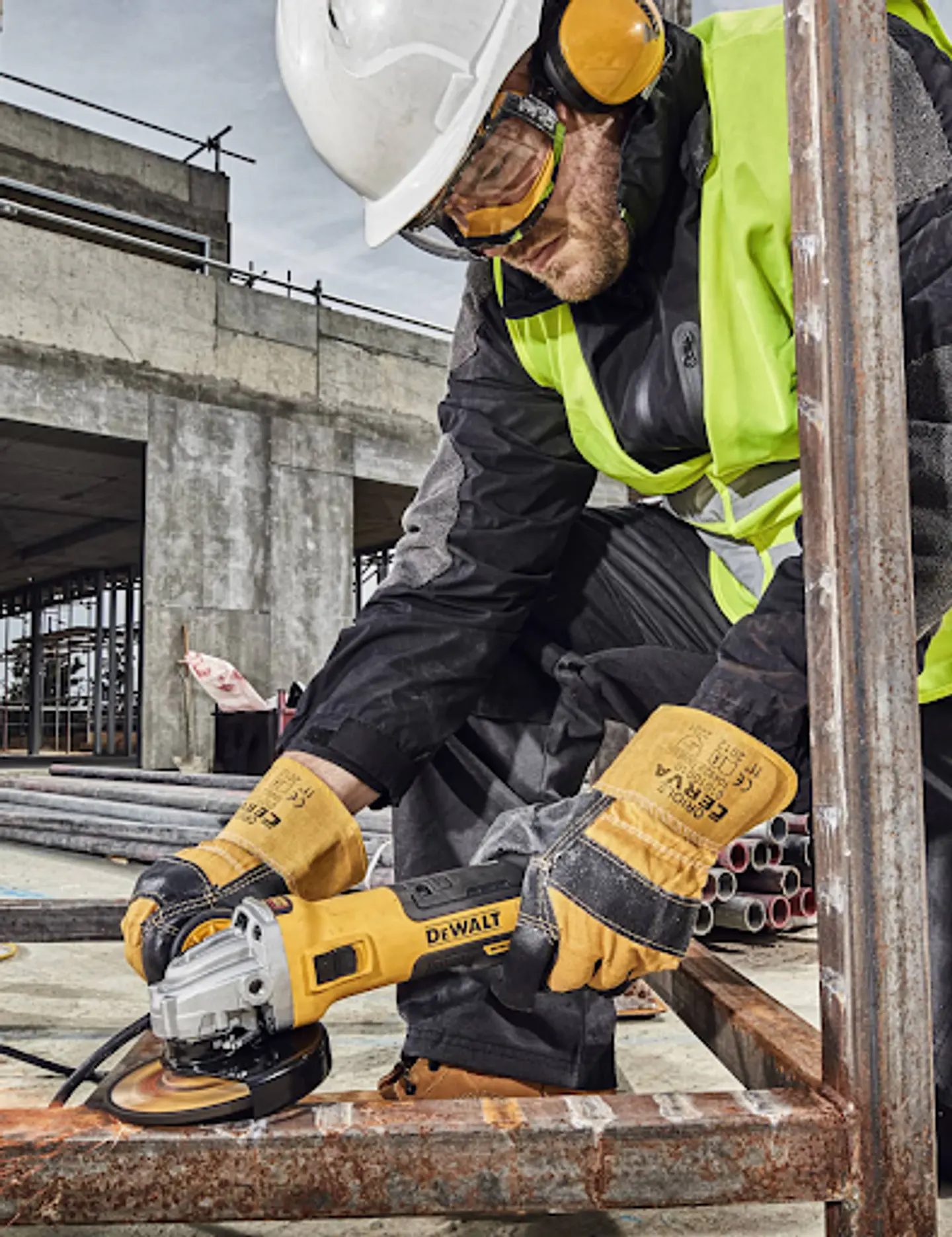 Rebarbadora sem escovas 125mm 1700W eletrónica DWE4357 DEWALT 4