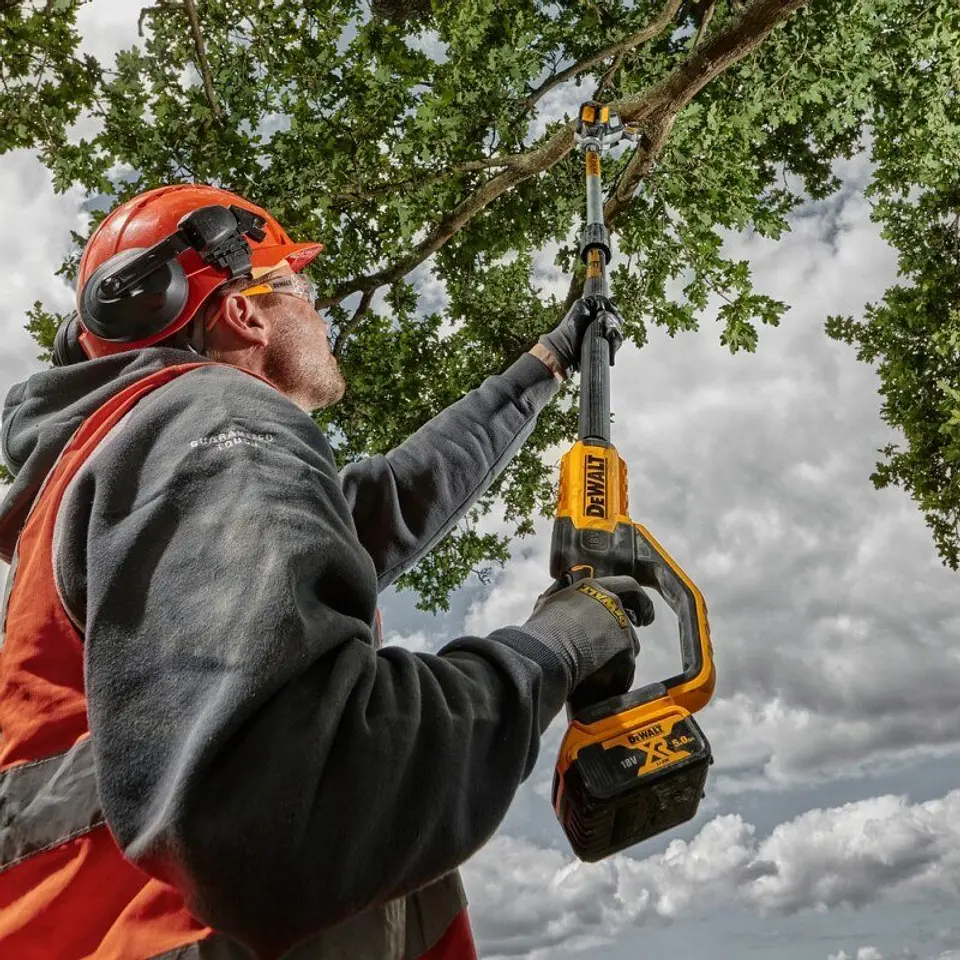 Podadora telescópica sem escovas XR 18V + 1 Bateria 5.0Ah DEWALT 6