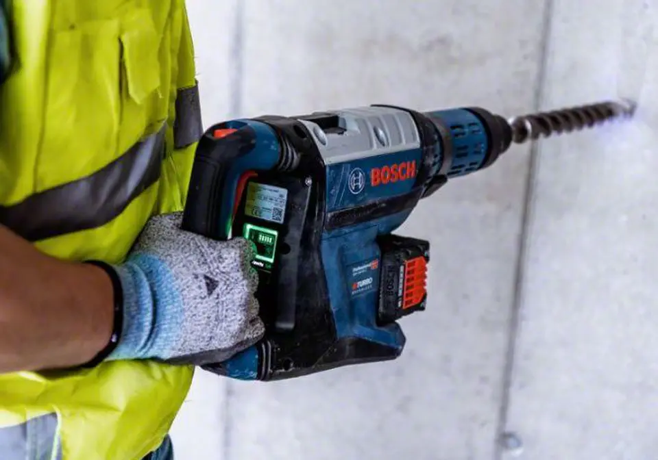 Martelo perfurador SDS Max BITURBO GBH 18V-45 C BOSCH 4