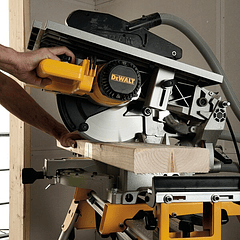 Serra de Esquadria com Mesa Superior D27113 DEWALT