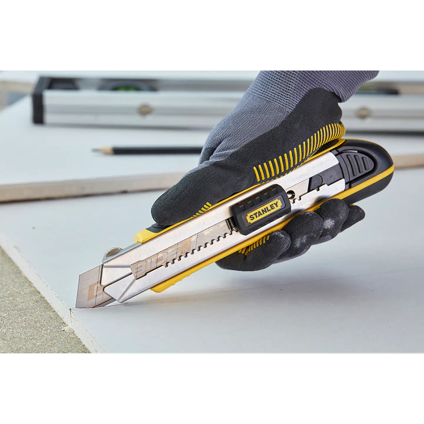 X-Ato 18mm com Armazenamento de 6 Lâminas 0-10-481 FATMAX STANLEY 4