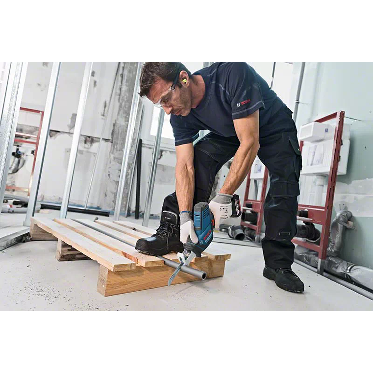 Serra sabre a bateria 18V GSA 18V-LI C BOSCH  3