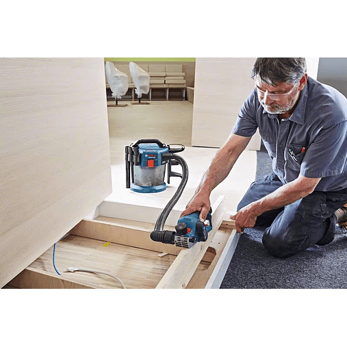 Plaina sem fio 12V GHO 12V-20 + 2 Baterias 12V 3.0Ah BOSCH 3