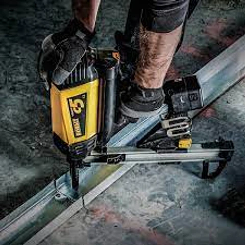 Pistola de Pregar a Gás C5 Trak-It® DDF5110500 DEWALT