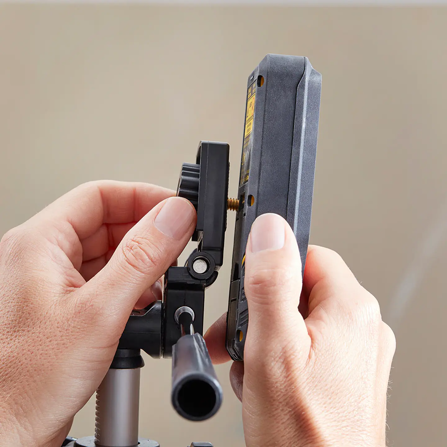 Tripé Telescòpico para Niveis Laser com Rosca 1/4