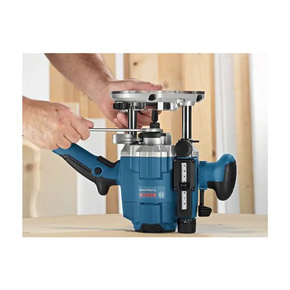 Tupia GOF 1250 CE + Mala L-BOXX 238 BOSCH 7