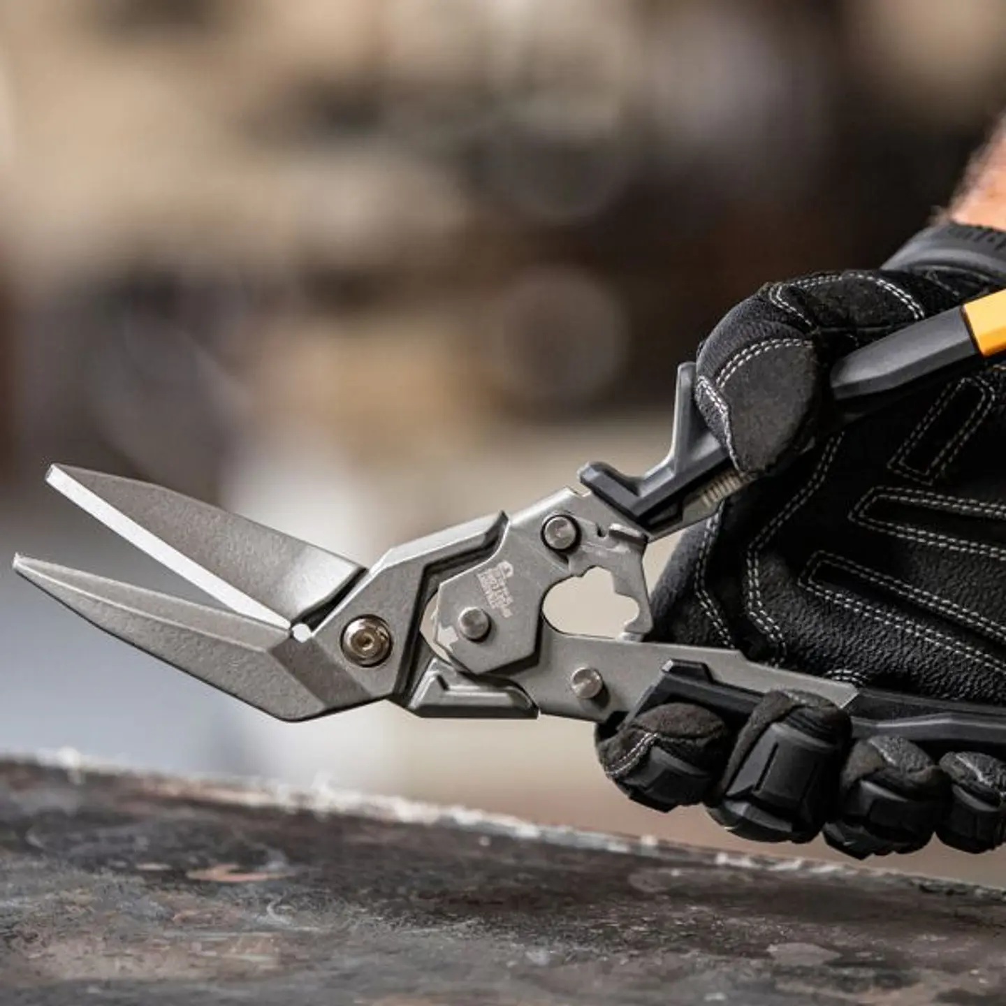 Tesoura de corte chapa inclinada para corte reto largo TB-H4-60-SOL TOUGHBUILT 7