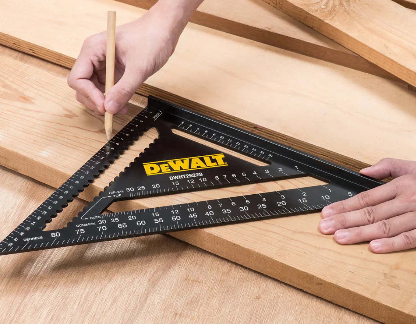 Esquadro Metrico 30 cm DWHT25228-0 DEWALT  2