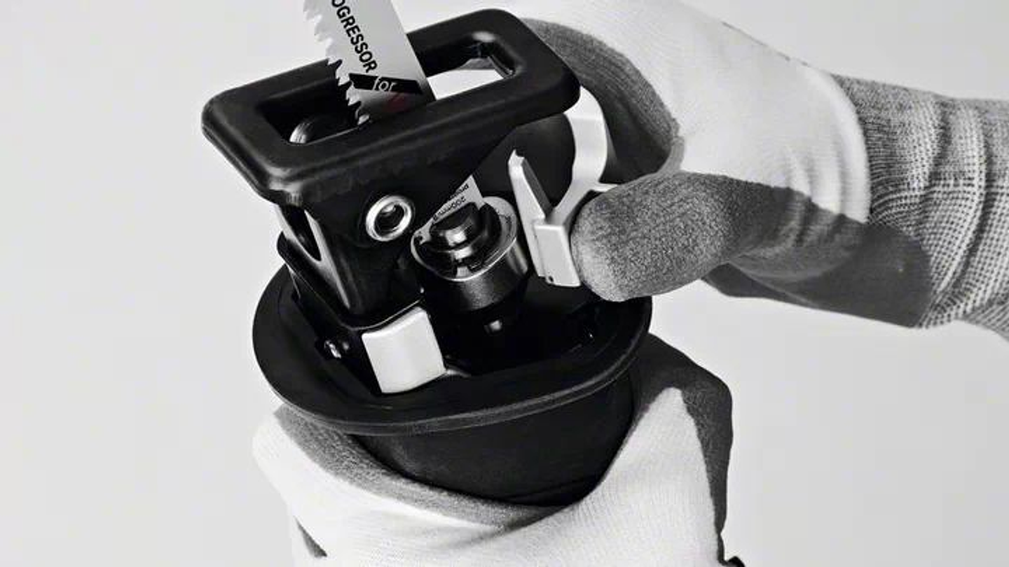 Serra Sabre sem fio GSA 18V-32 + 2 Baterias 18V 5.0Ah BOSCH  7