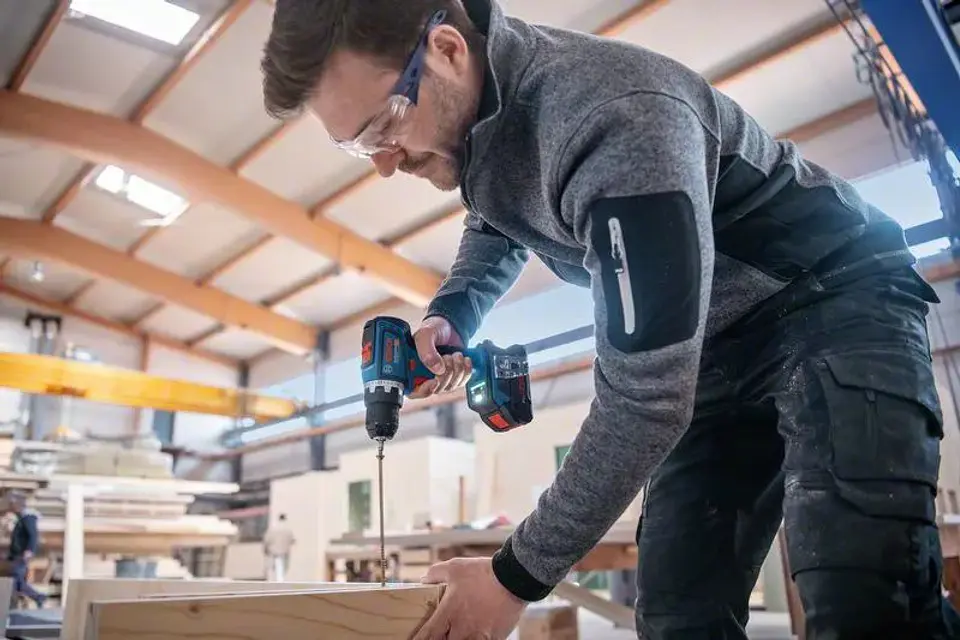 Aparafusadora/Berbequim sem fio GSR 18V-90 C + 2 Baterias ProCORE18V 4.0Ah + Modulo BT BOSCH 4