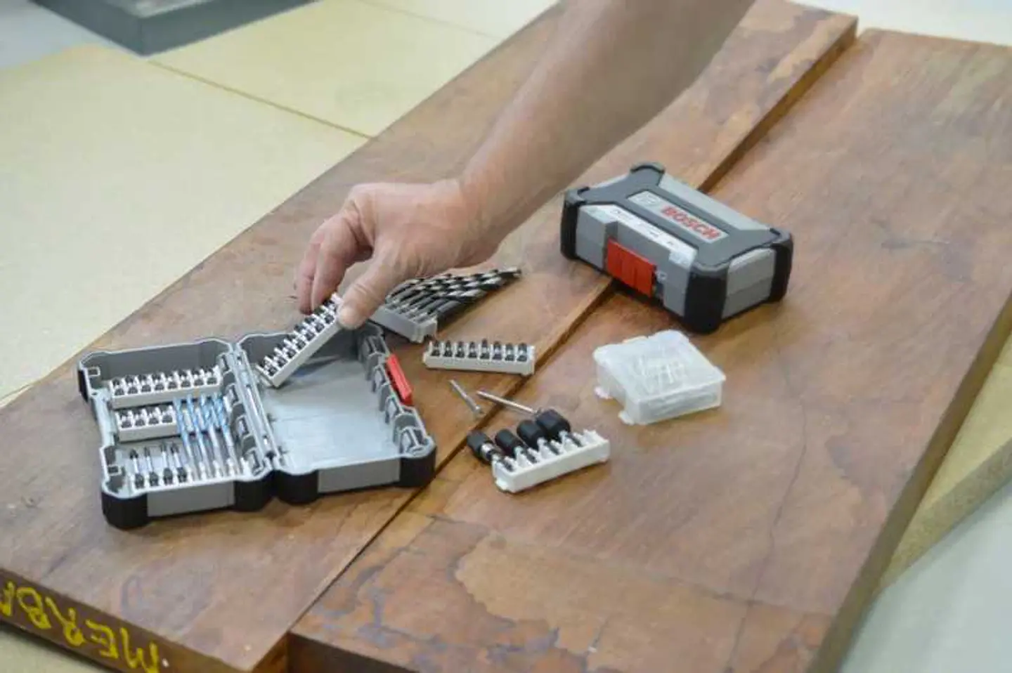 Conjunto de Chaves Sextavadas e Pontas de Aparafusar IMPACT CONTROL BOSCH 4