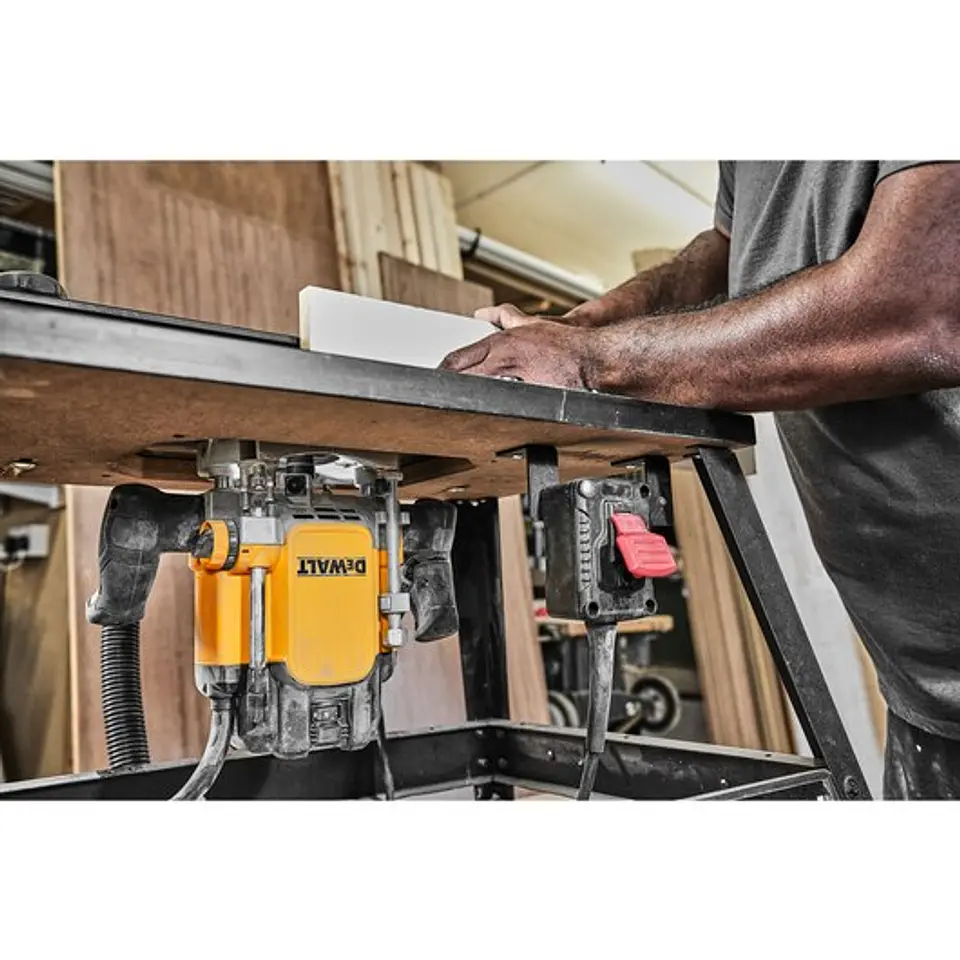 Tupia de Mergulho de 2.300 W DWE627KT DEWALT 4