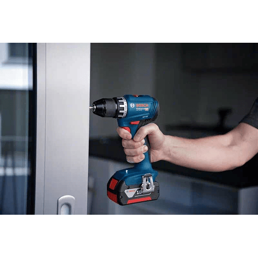 Aparafusadora sem fio GSR 18V-45 + 2x baterias 18V 3.0Ah + Mala L-BOXX BOSCH 4