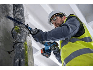 Serra Sabre sem fio BITURBO GSA 18V-28 BOSCH