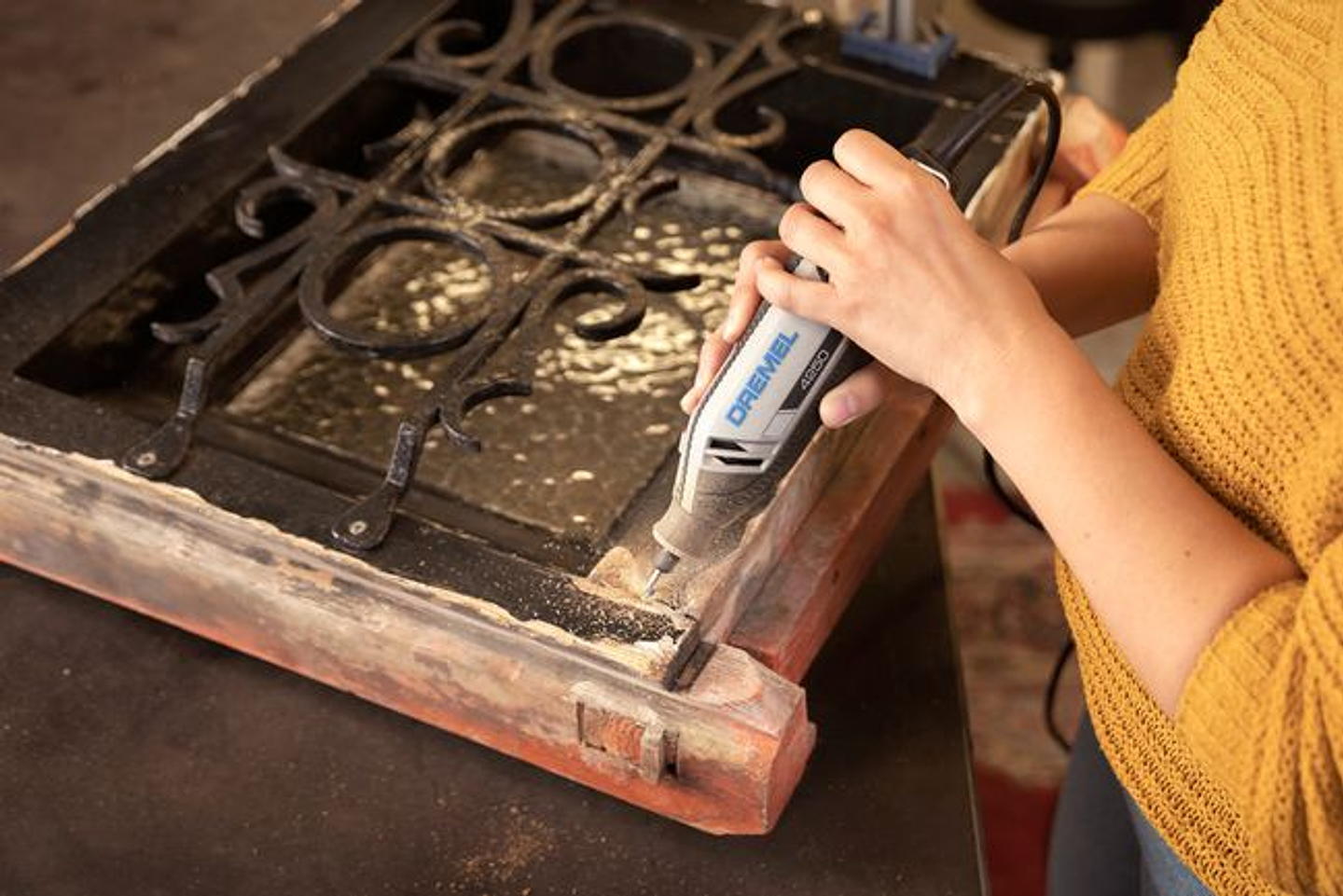 Multiferramenta DREMEL 4250 (4250-35) + 35 Acessórios + OFERTA Veio Flexível 6