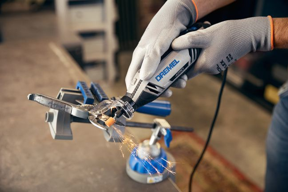 Multiferramenta DREMEL 4250 (4250-35) + 35 Acessórios + OFERTA Veio Flexível 7