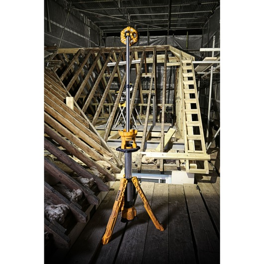 Foco Led com Tripé XR18V DCL079 DEWALT 6