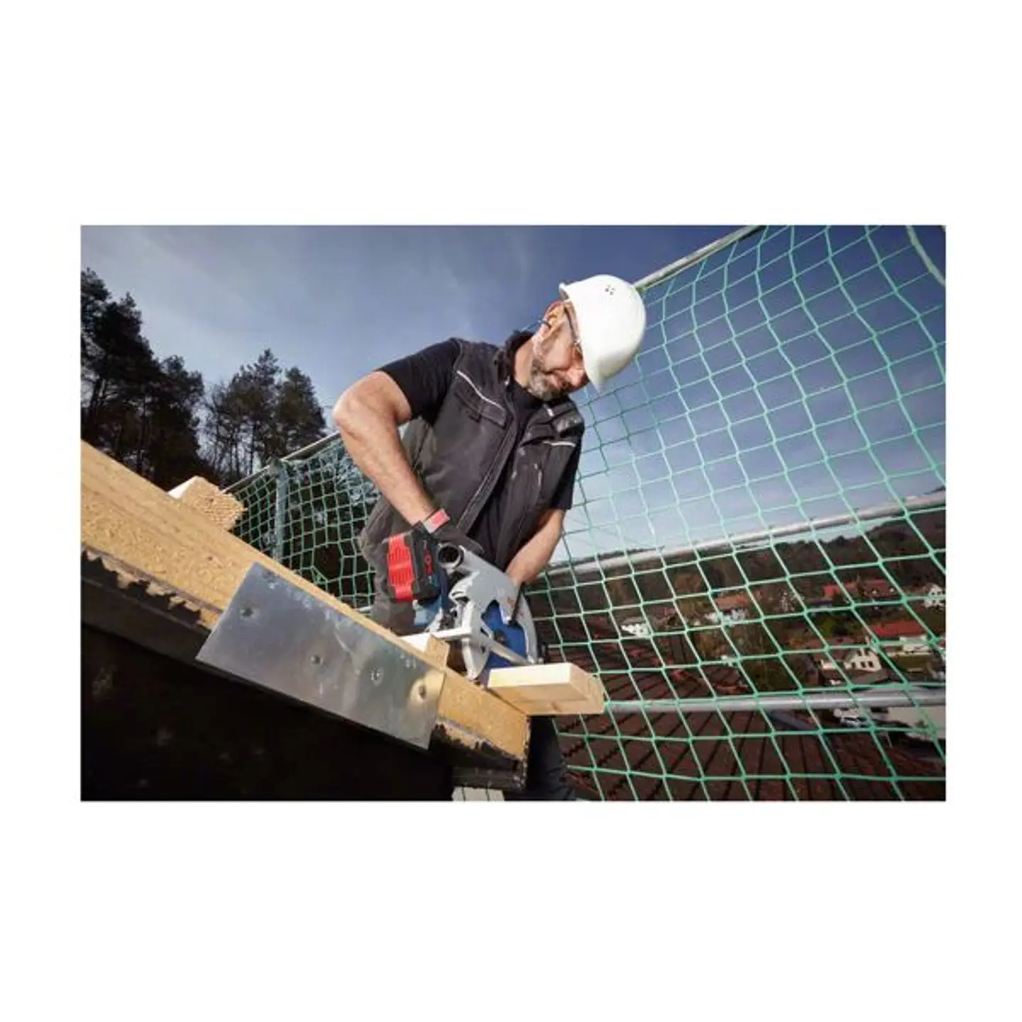 Serra circular sem fio BITURBO GKS 18V-68 GC + 2x ProCORE18V 5.5Ah + Guia FSN 1400 BOSCH 4