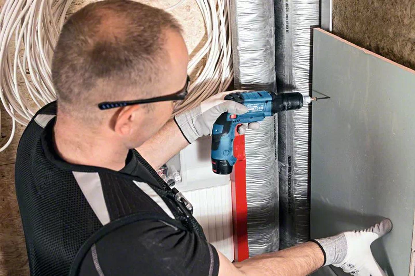 Aparafusadora de pladur sem fio GTB 12V-11 + 2 Baterias 2.0Ah BOSCH 6