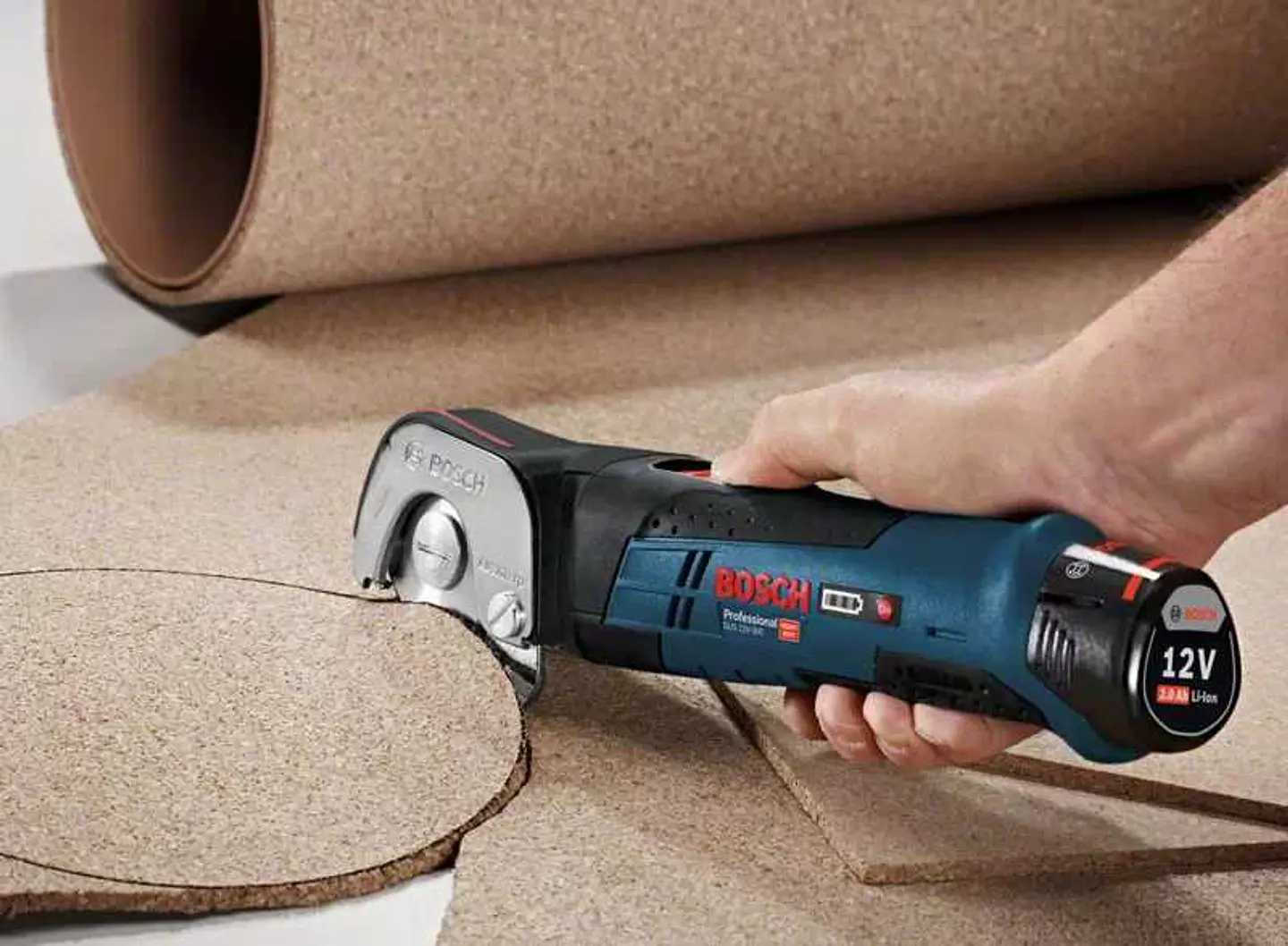 Tesoura sem fio GUS 12V-300 + Mala L-BOXX 102 BOSCH 5
