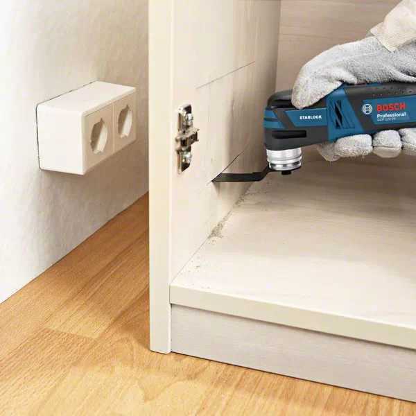 Multiferramenta sem fio GOP 12V-28 + 2 Baterias 12V 3.0Ah BOSCH 4