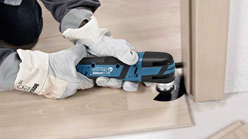 Multiferramenta sem fio GOP 12V-28 + 2 Baterias 12V 3.0Ah BOSCH 5