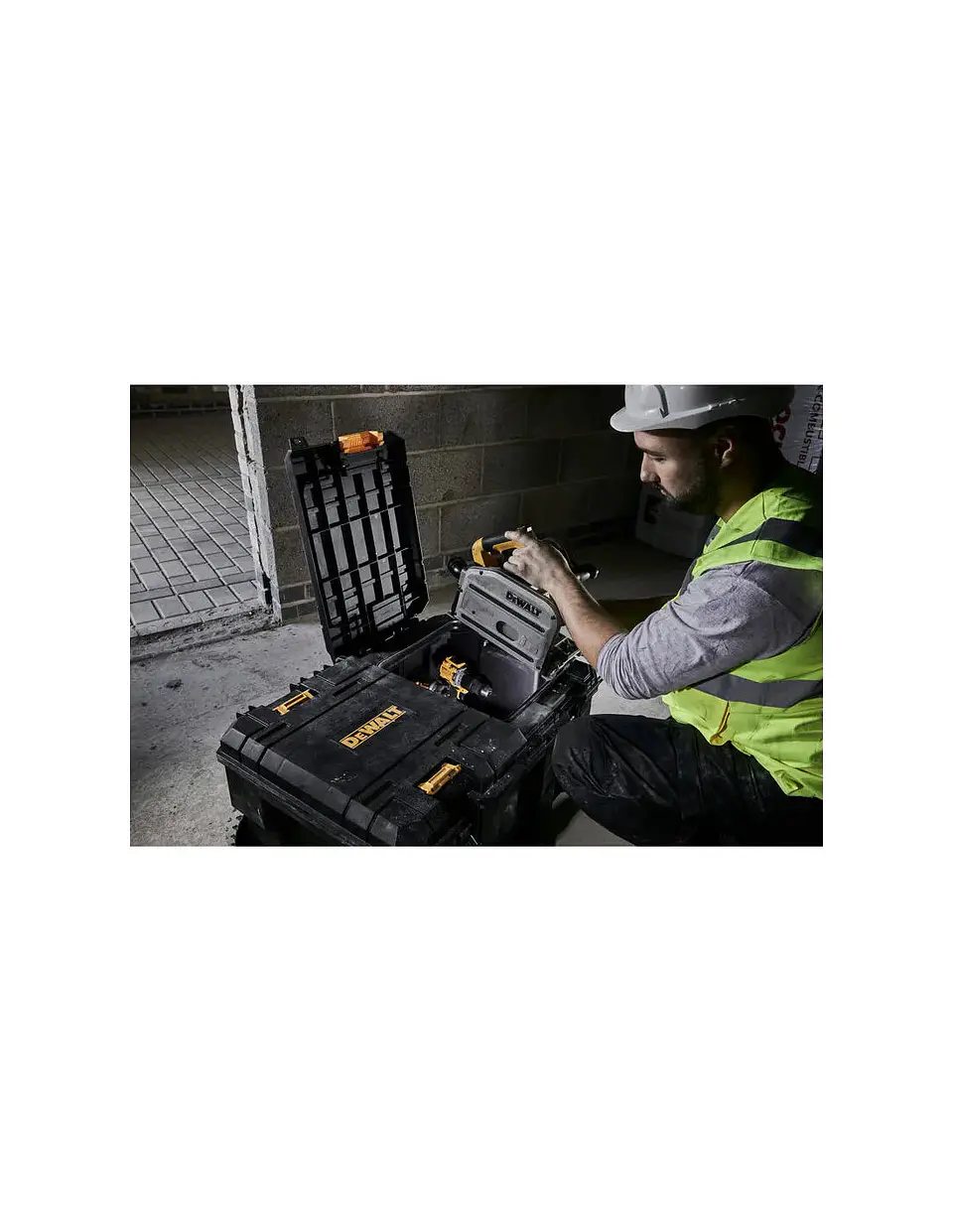 Arca de transporte TSTAK 113L DWST17871-1 DeWALT 3