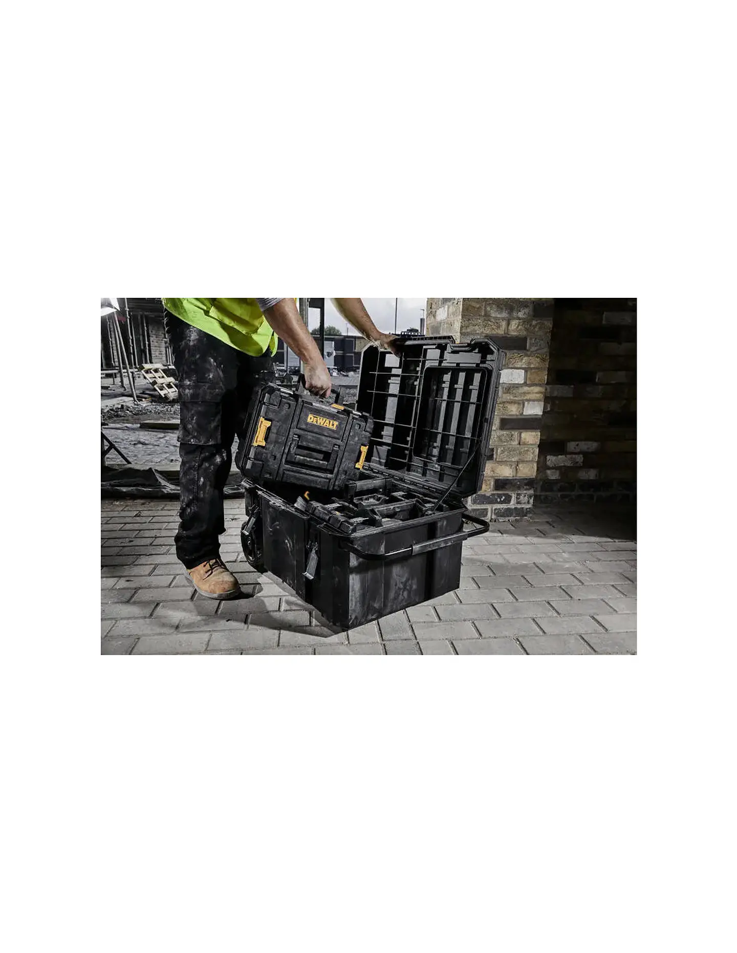 Arca de transporte TSTAK 113L DWST17871-1 DeWALT 4
