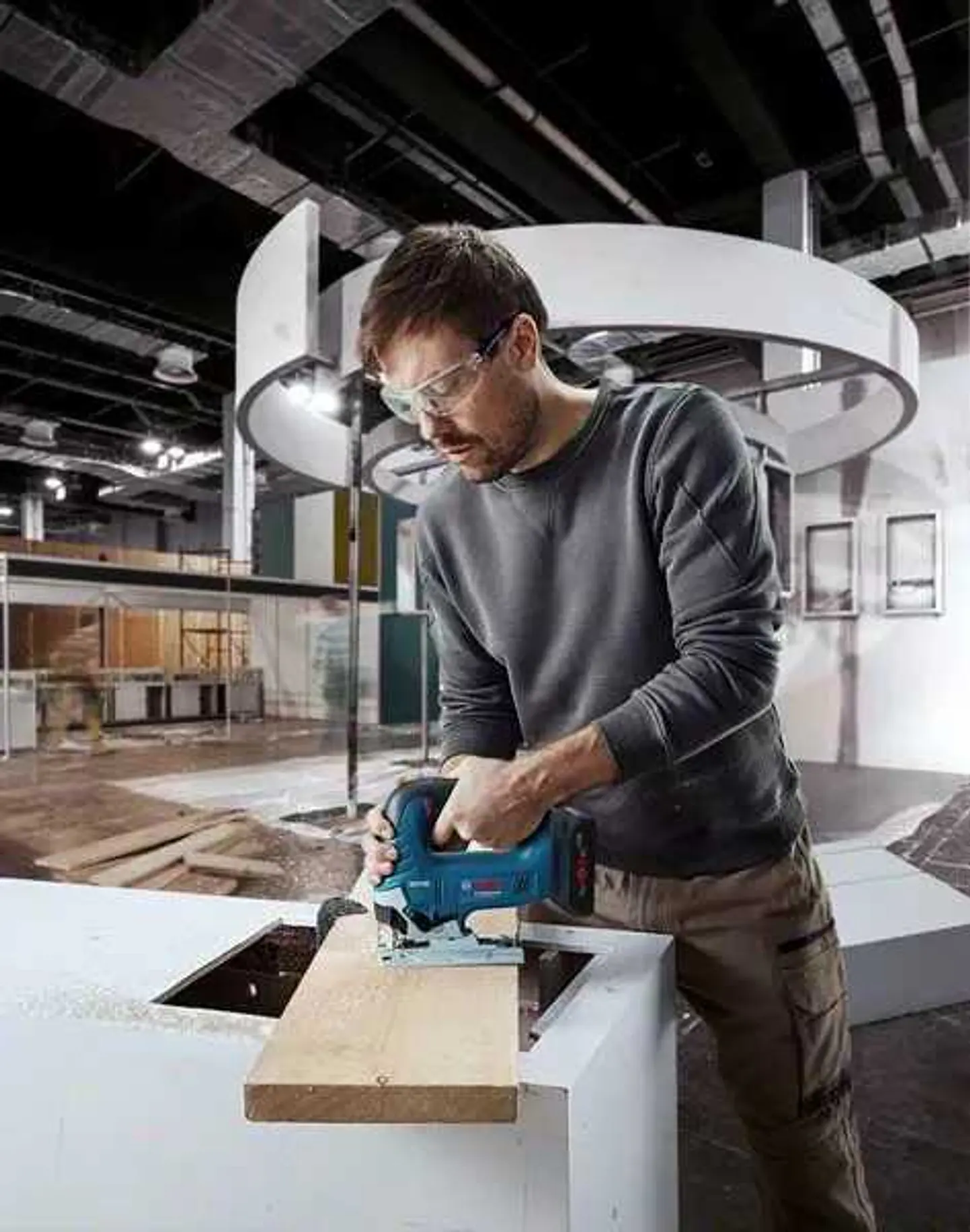 Serra vertical tico tico sem fio GST 18V-125 B BOSCH 3