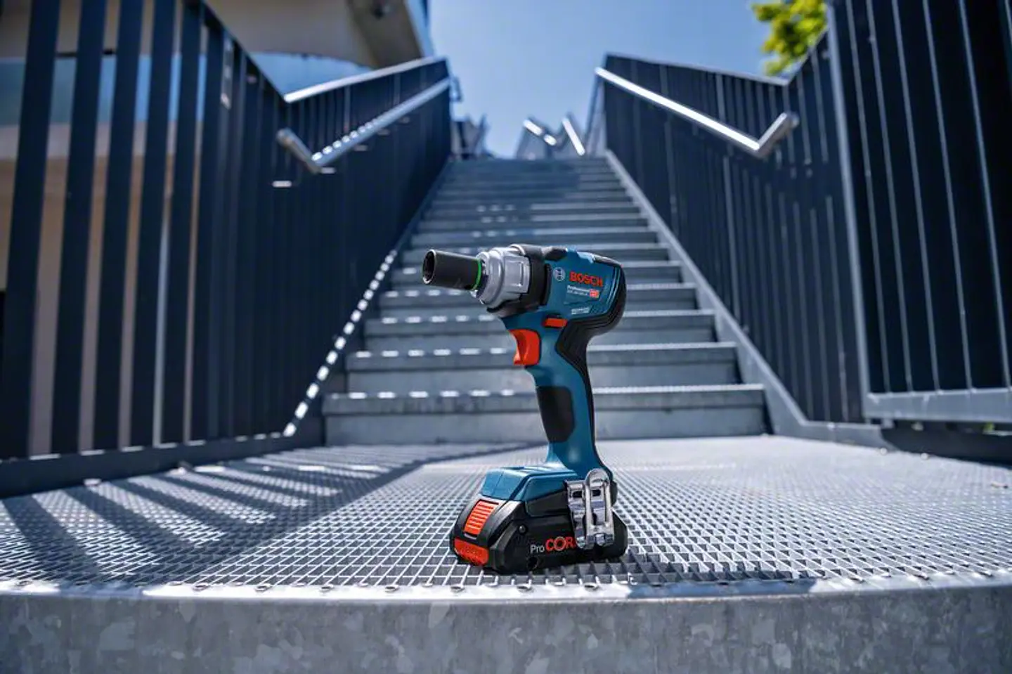 Aparafusadora de impacto sem fio GDS 18V-330 HC + Mala L-BOXX 136 BOSCH 4