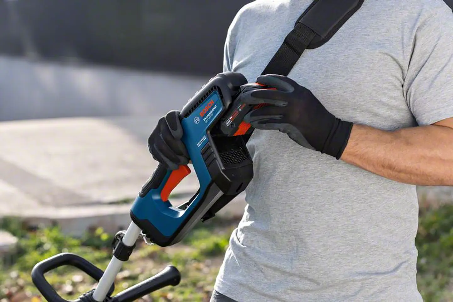 Aparador de relva sem fio GRT 18V-33 BOSCH 4